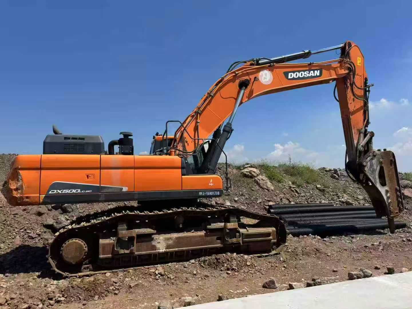 Used Doosan DX500 Excavator 2020 Model / 3