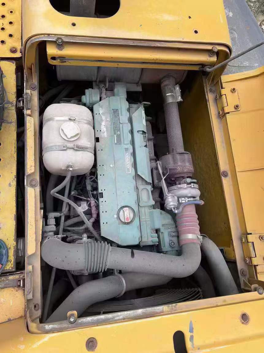 Used Volvo EW210C Excavator 2016 Model / 9