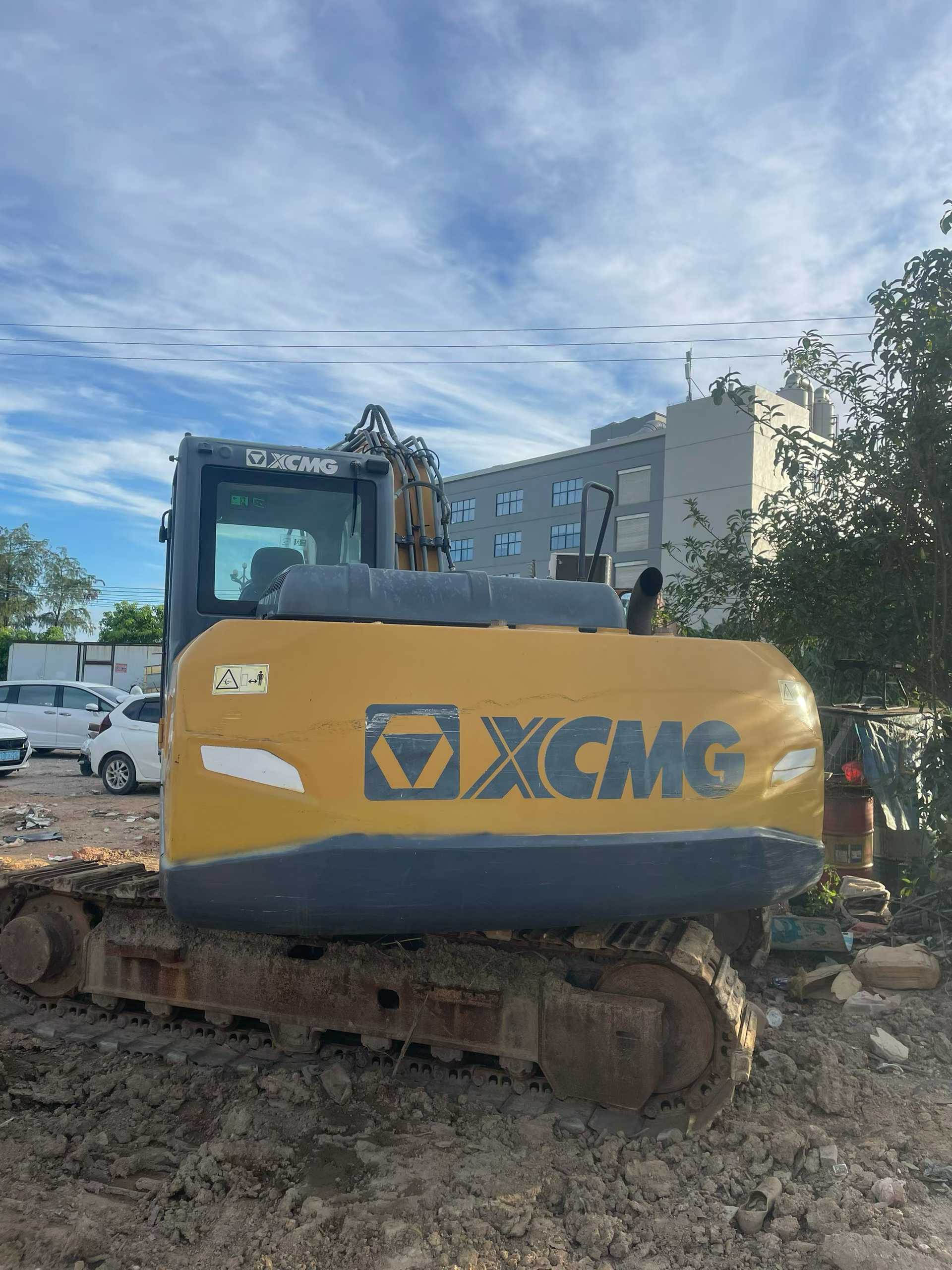 Used XCMG XE135GA Excavator 2020 Model / 3