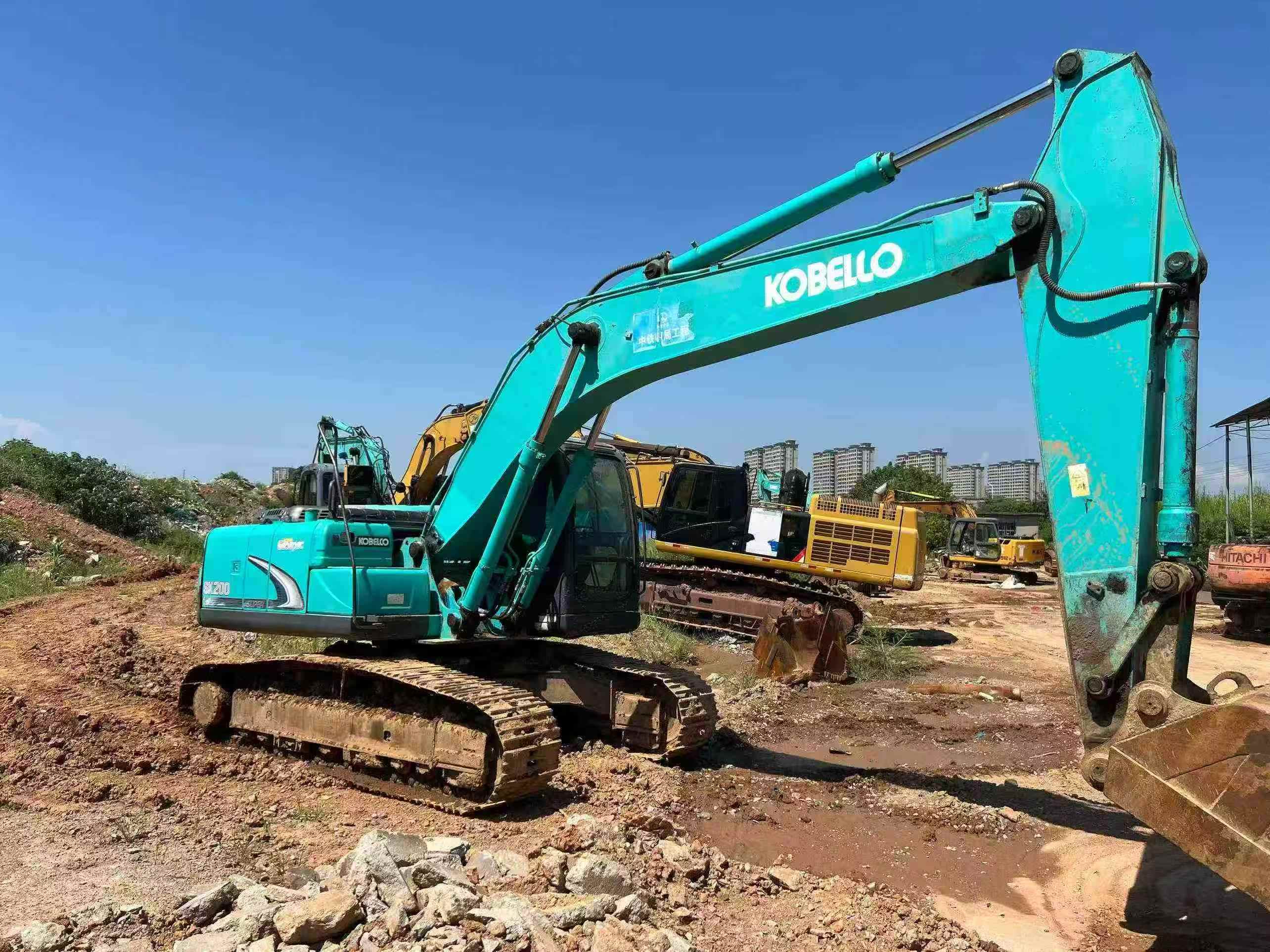 Used Kobelco SK200 Excavator 2011 Model / 2