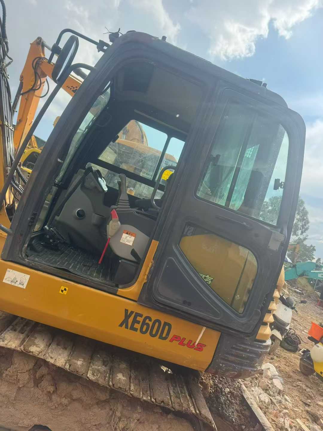 Used XCMG XE60 Excavator 2022 Model / 3