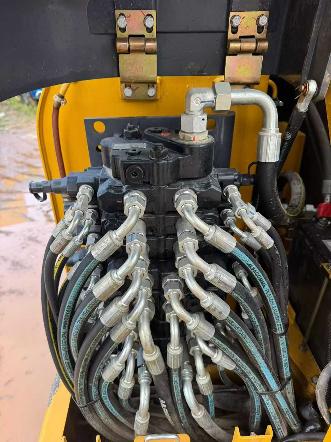 Used XCMG XE60 Excavator 2022 Model / 7