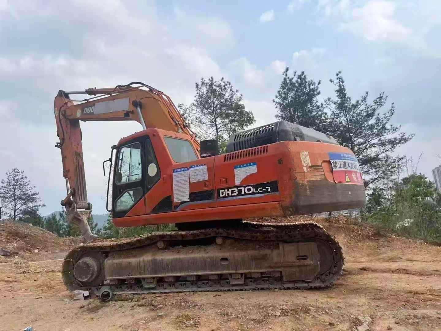 Used Doosan DL300 Excavator 2016 Model