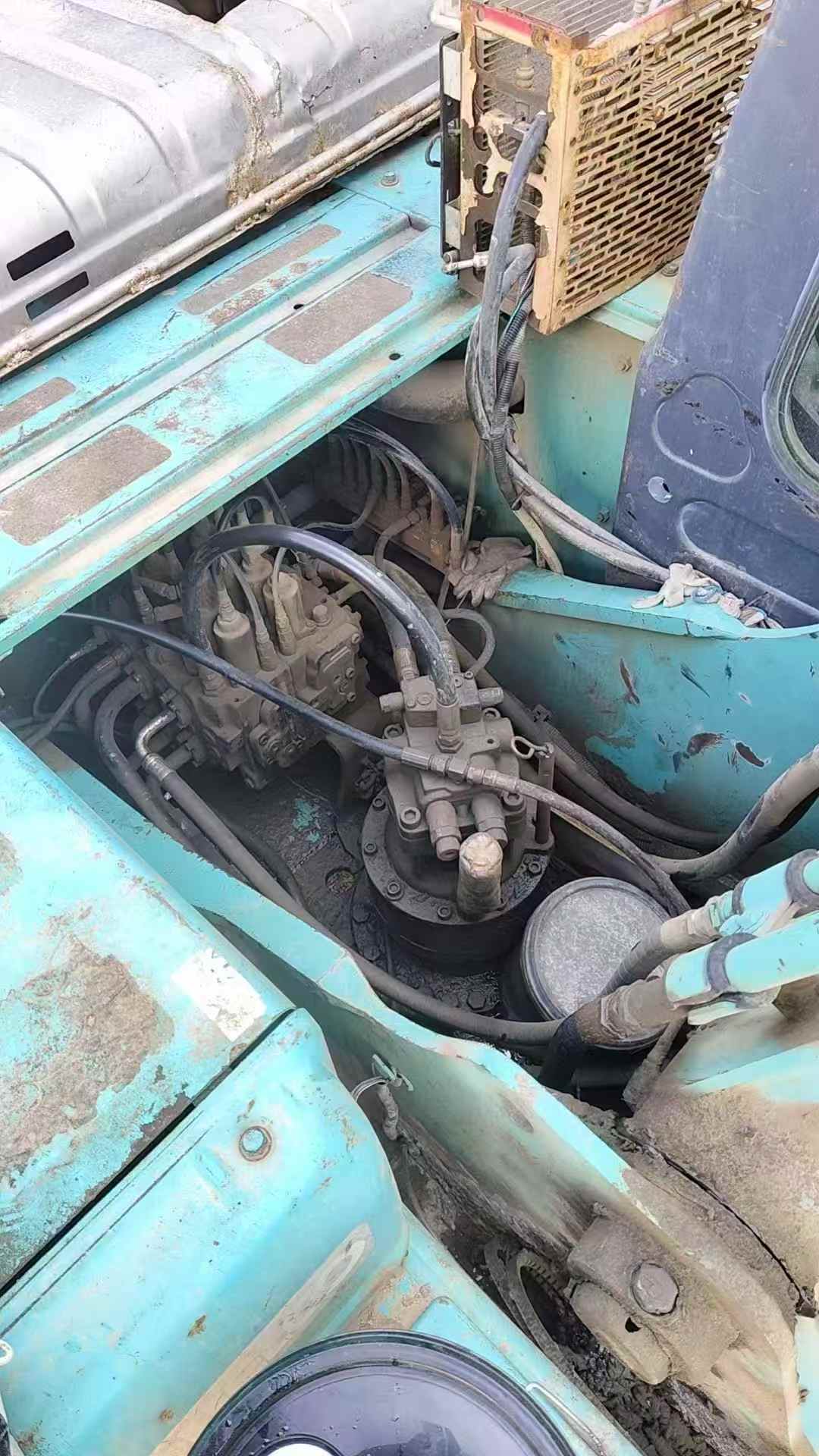 Used Kobelco SK200-8 Excavator 2010 Model / 6