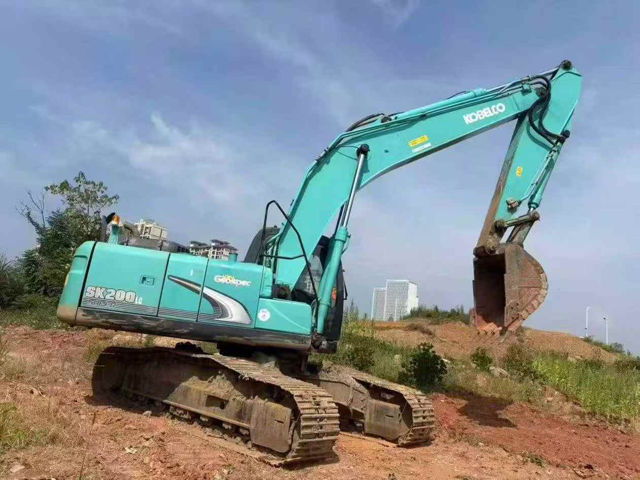Used Kobelco SK200 Excavator 2016 Model / 2