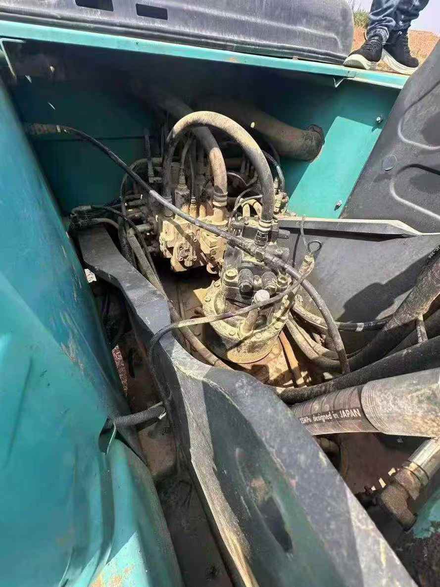 Used Kobelco SK200 Excavator 2016 Model / 6