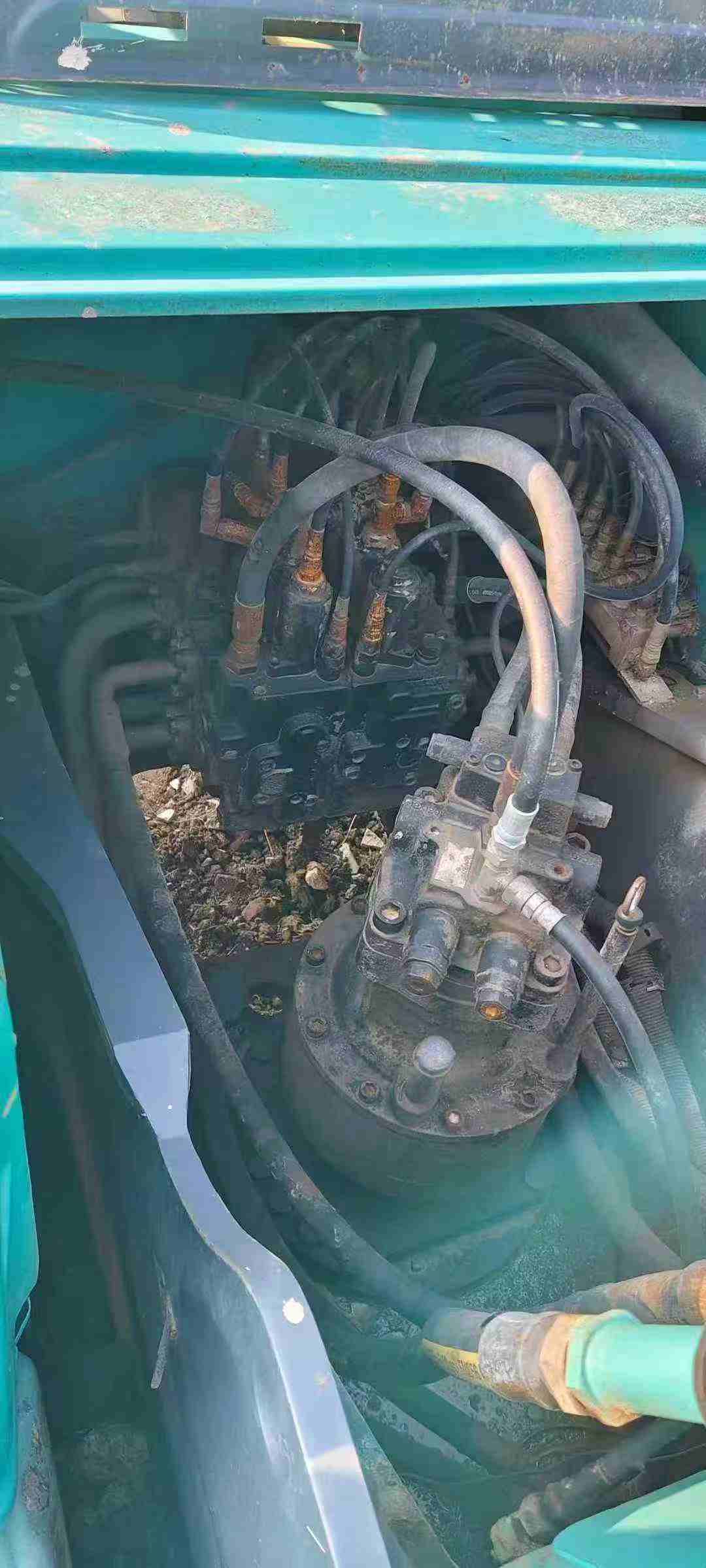 Used Kobelco SK210 Excavator 2013 Model / 8