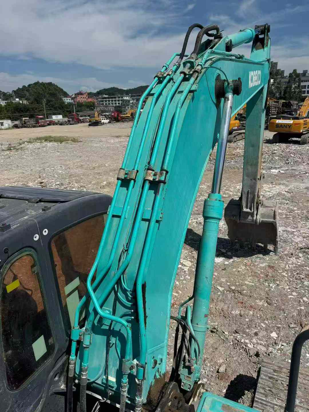 Used Kobelco SK200 Excavator 2022 Model / 3
