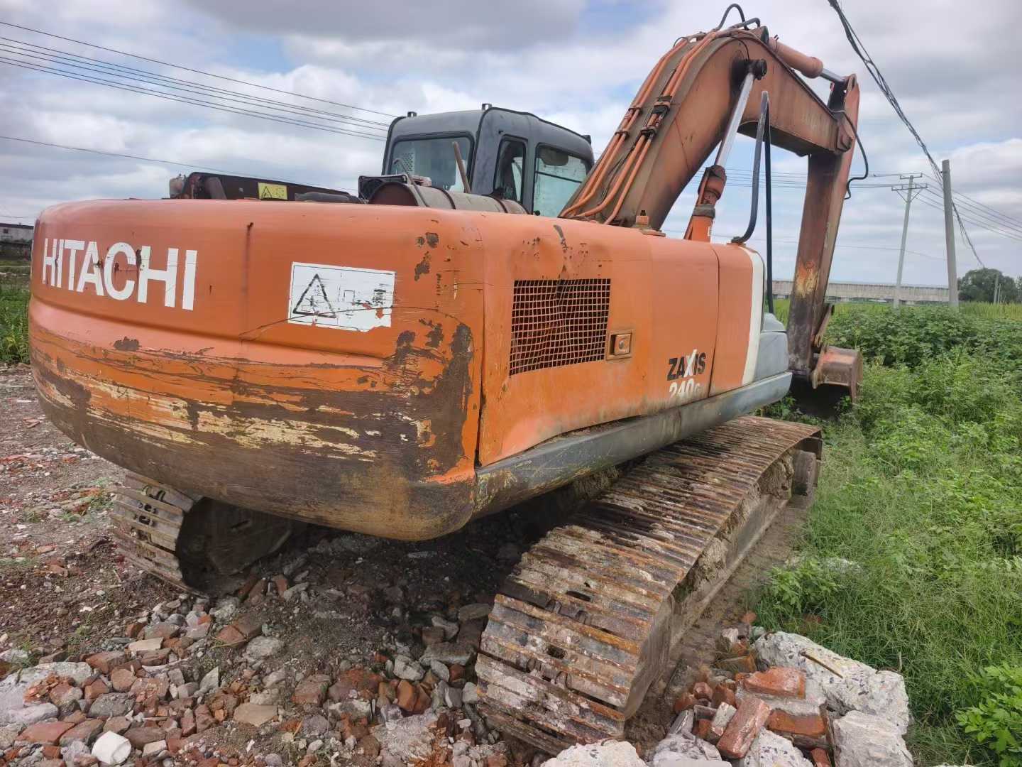 Used Hitachi ZX240-3 Excavator 2010 Model / 3