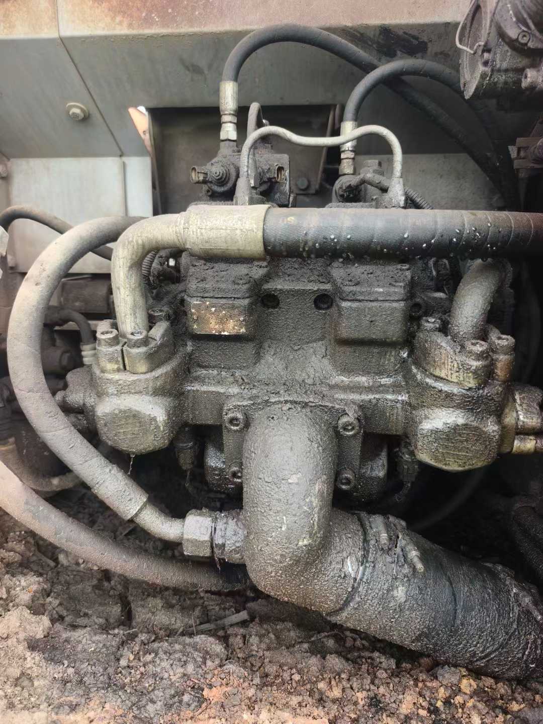 Used Hitachi ZX240-3 Excavator 2010 Model / 6