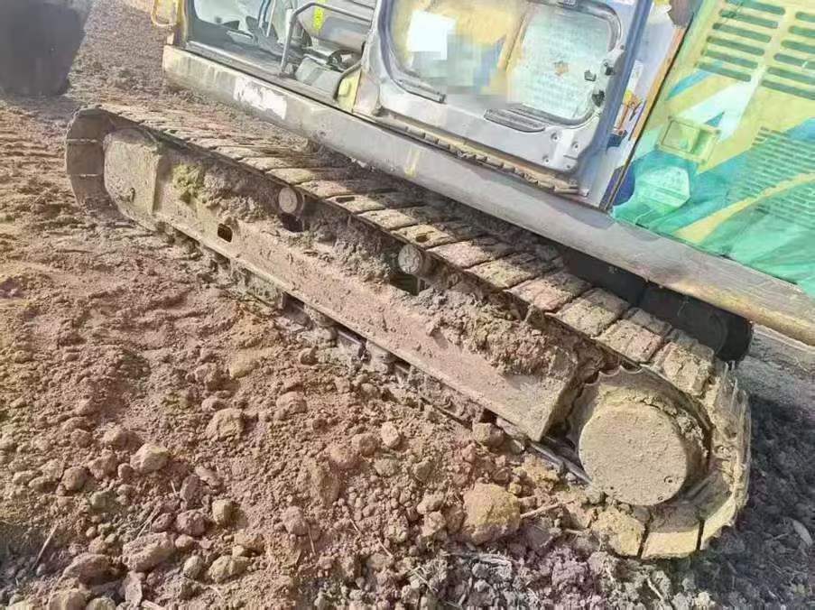 Used Volvo EW210C Excavator 2012 Model / 8