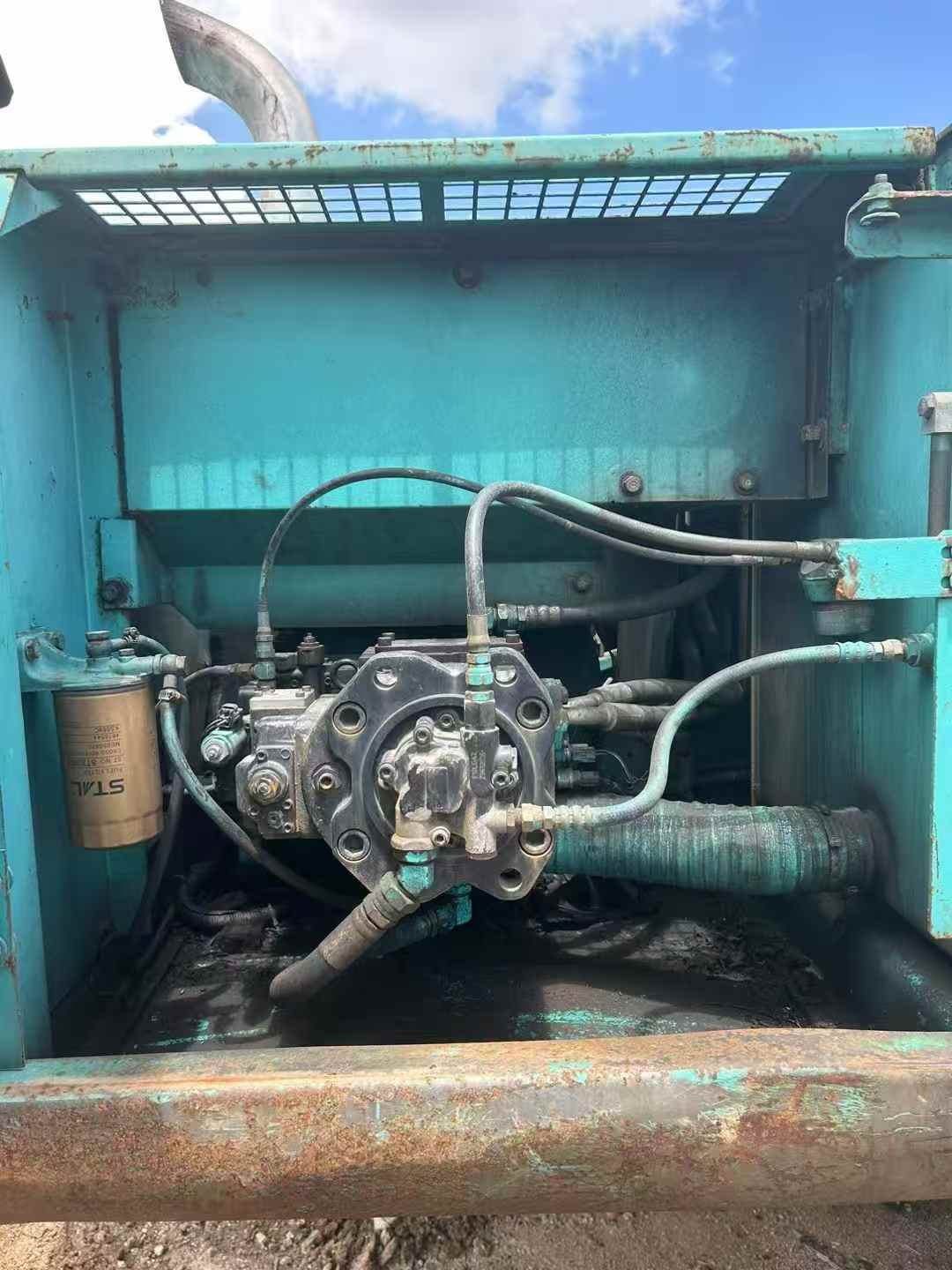 Used Kobelco SK200 Excavator 2016 Model / 2