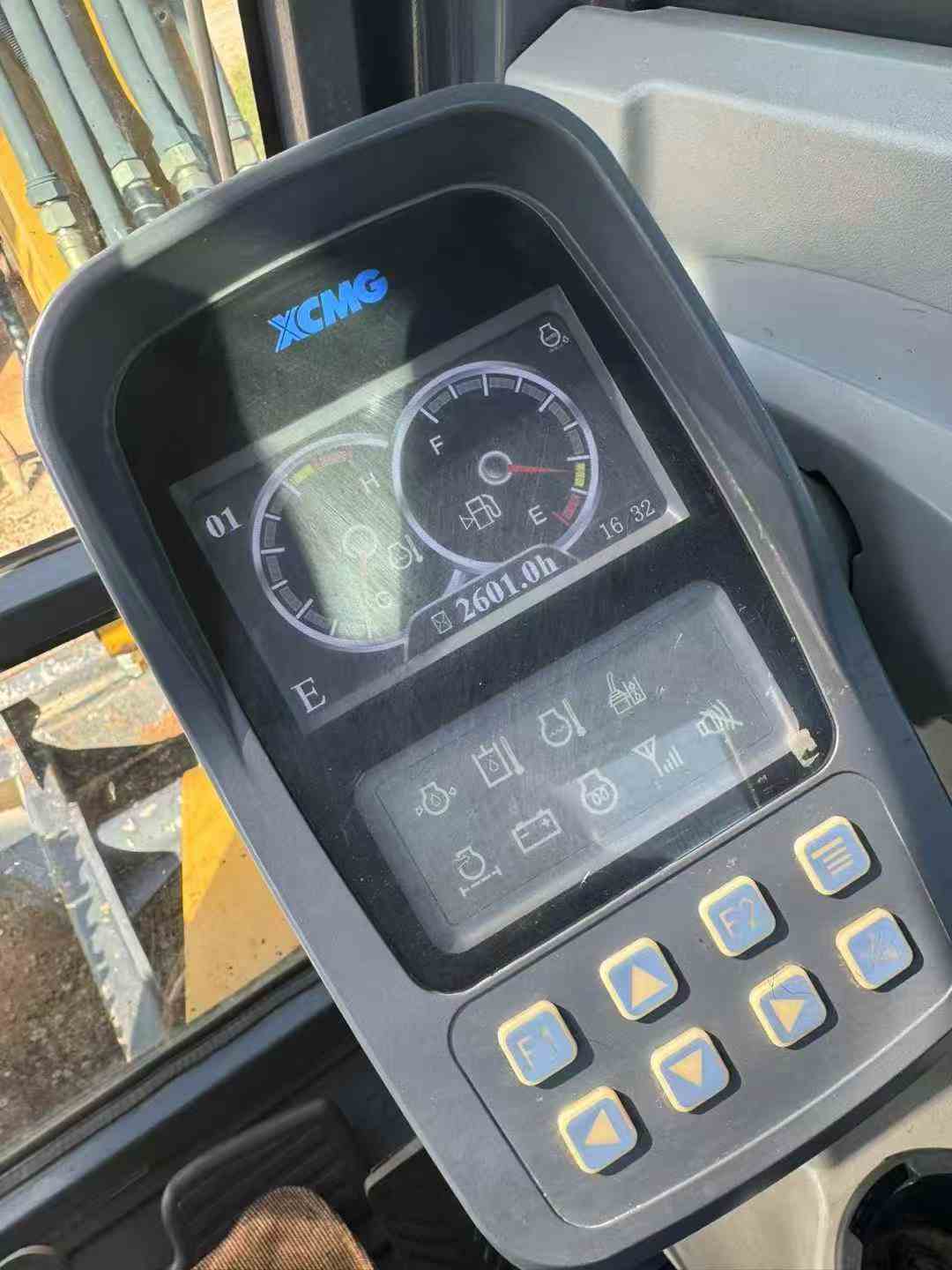 Used XCMG XE60 Excavator 2022 Model / 3