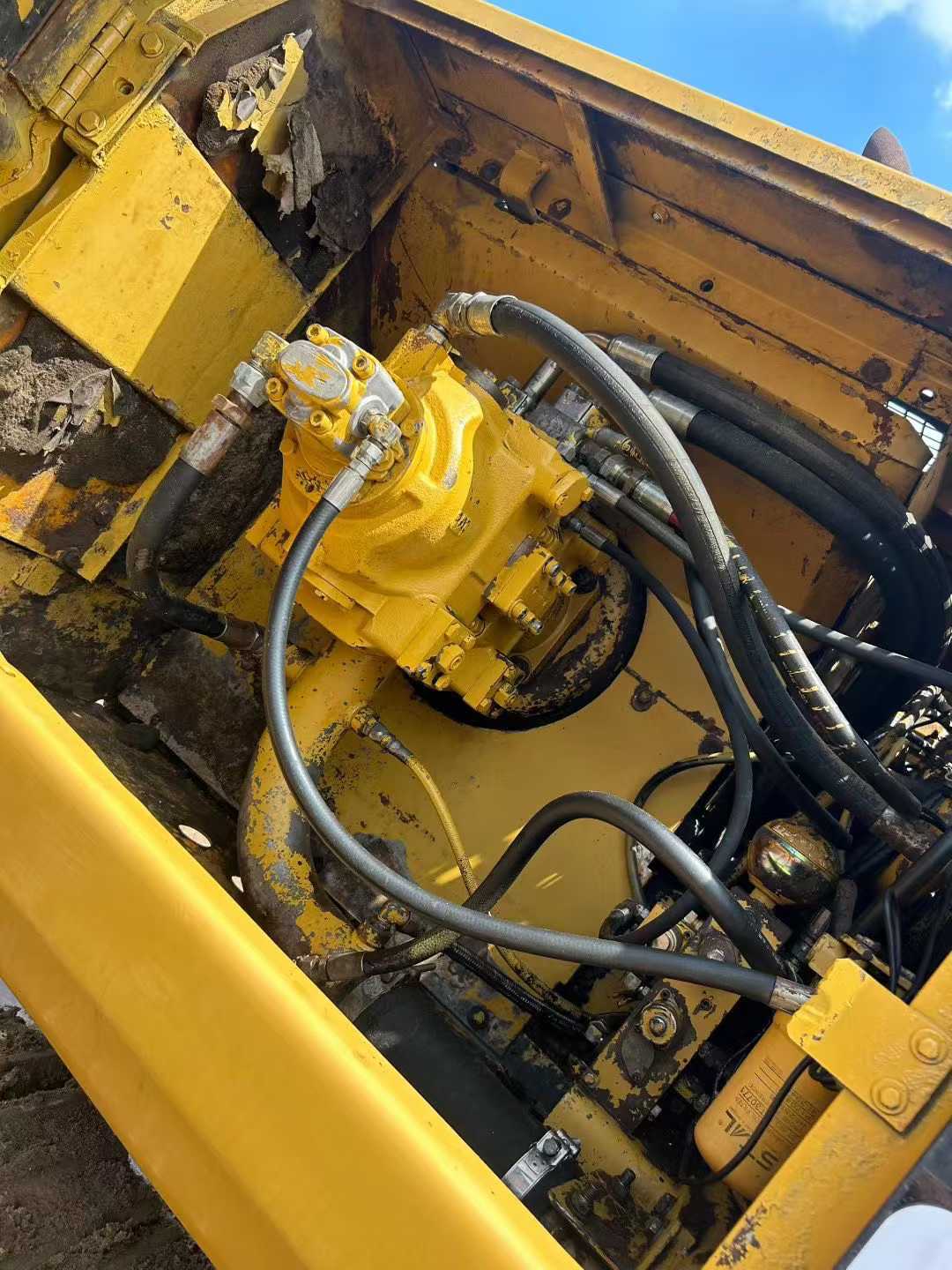 Used Caterpillar 320V2 Excavator 2016 Model / 8