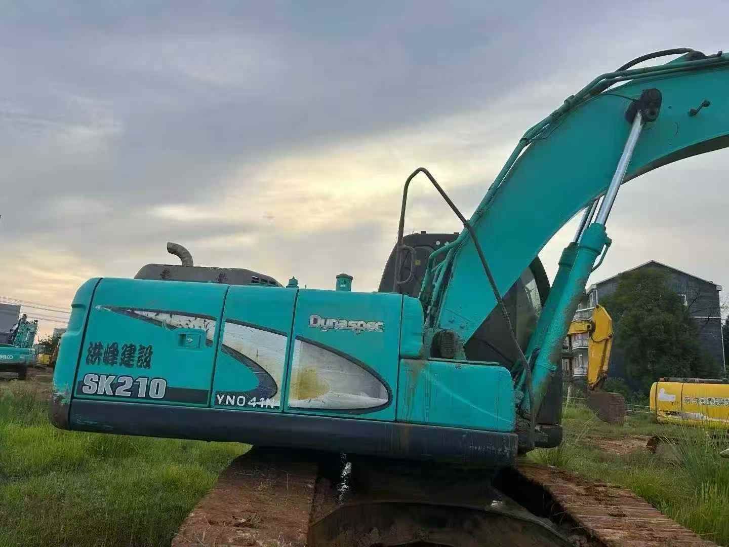 Used Kobelco SK200 Excavator 2016 Model / 2