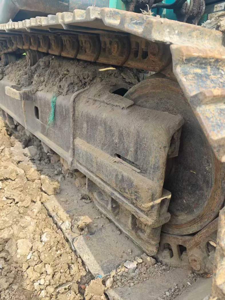 Used Kobelco SK210 Excavator 2011 Model / 8