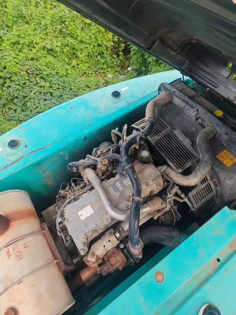 Used Kobelco SK210 Excavator 2011 Model / 4