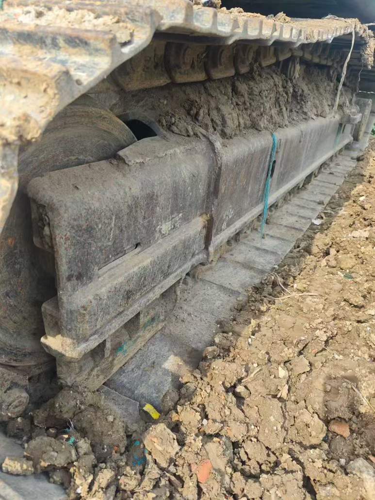 Used Kobelco SK210 Excavator 2011 Model / 9