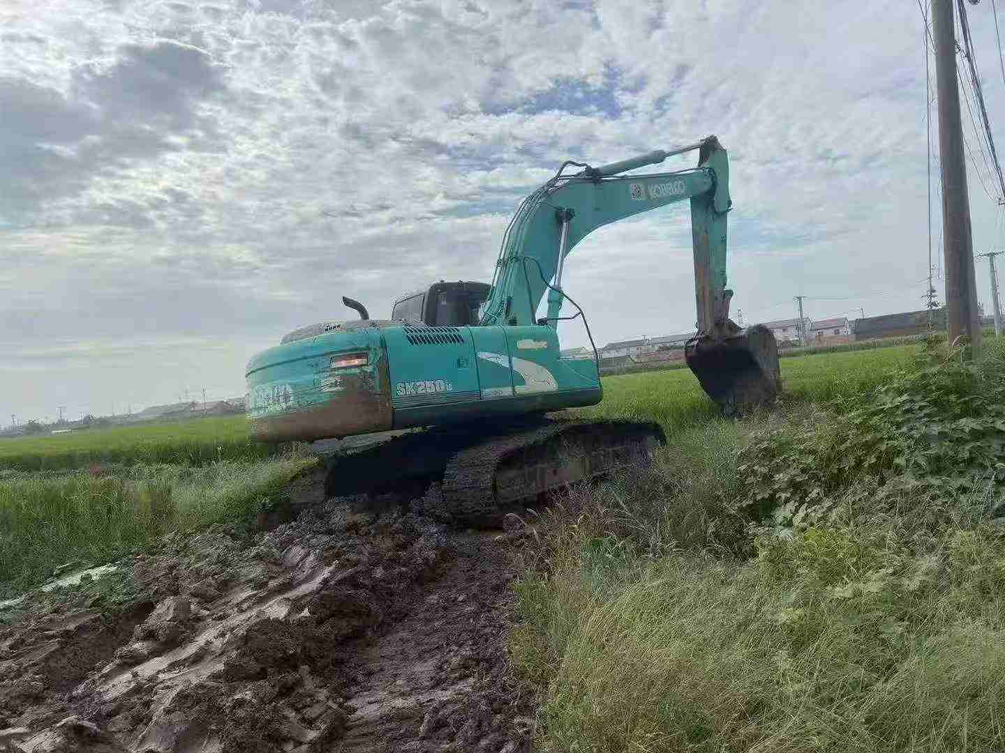 Used Kobelco SK250 Excavator 2016 Model / 3