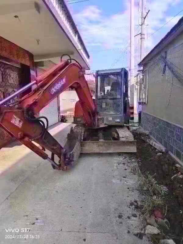 Used Doosan DH55 Excavator 2011 Model / 8