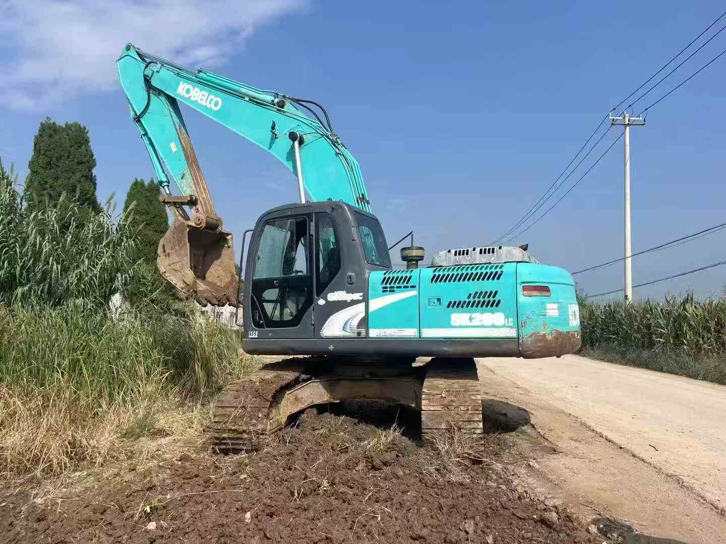 Used Kobelco SK200 Excavator 2010 Model / 8
