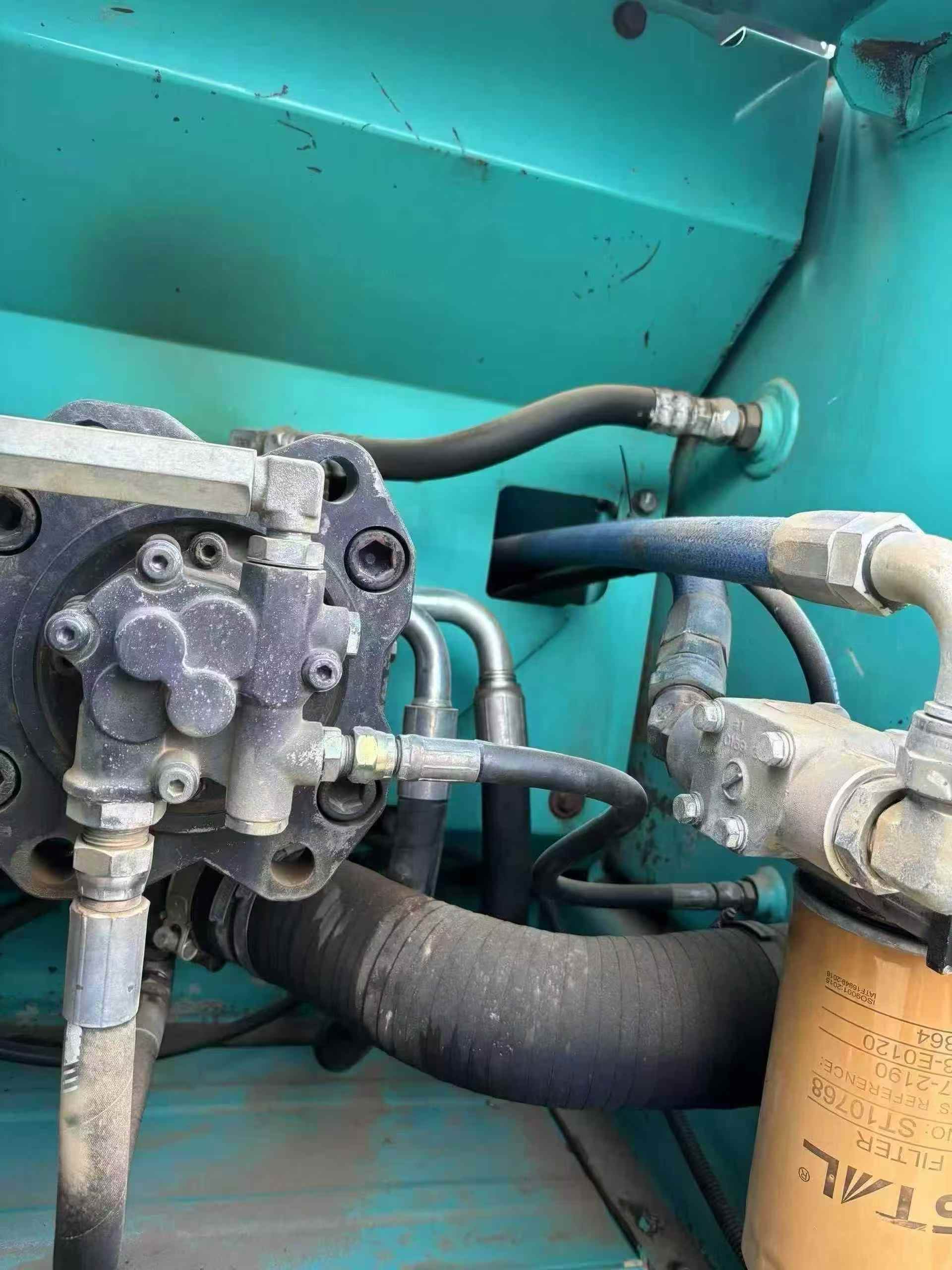 Used Kobelco SK210 Excavator 2010 Model / 8