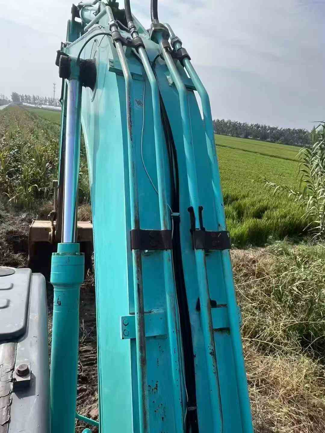 Used Kobelco SK200 Excavator 2010 Model / 3