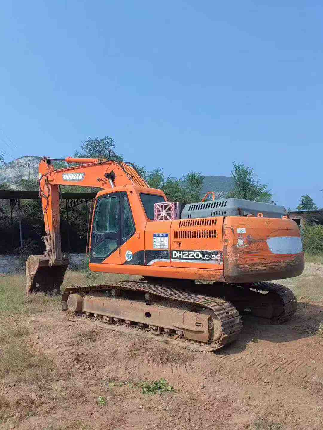 Used Doosan DH220-9E Excavator 2012 Model / 3