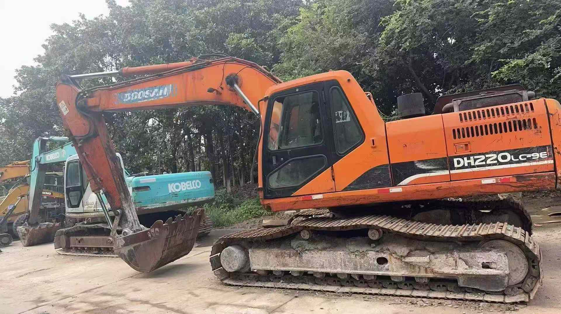 Used Doosan DH220-9E Excavator 2016 Model / 2