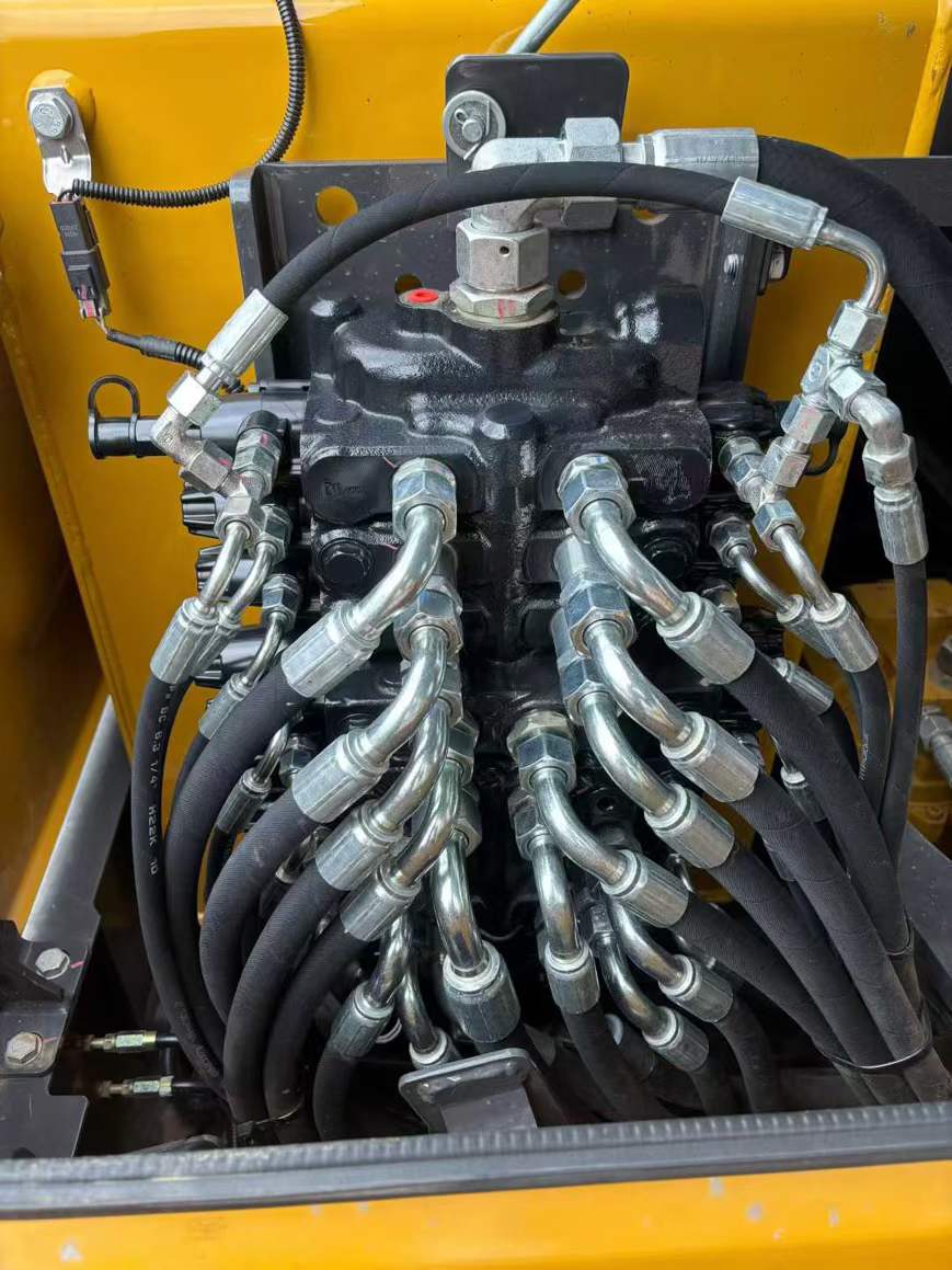 Used XCMG XE60 Excavator 2023 Model / 4