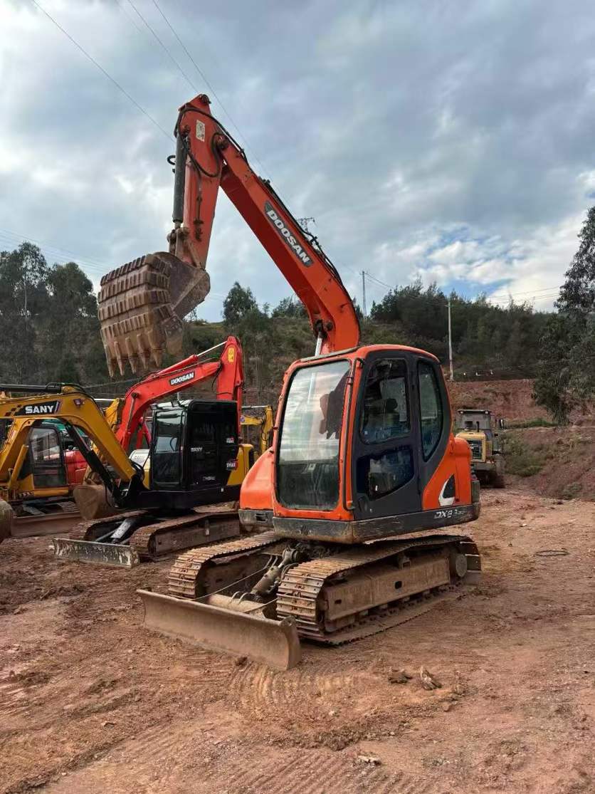 Used Doosan DX75 Excavator 2017 Model / 9