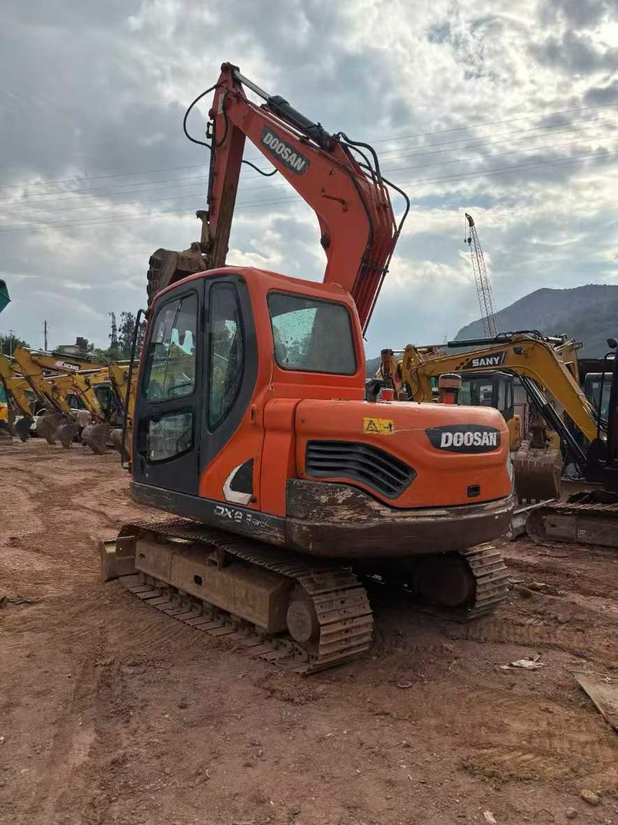 Used Doosan DX75 Excavator 2017 Model / 6