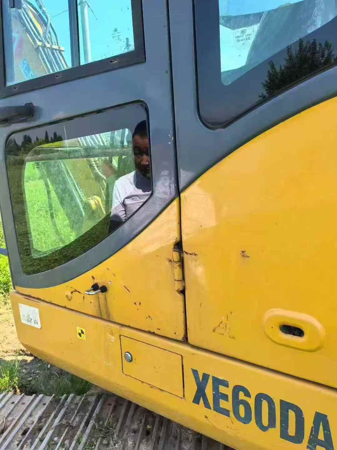 Used XCMG XE60 Excavator 2016 Model / 4