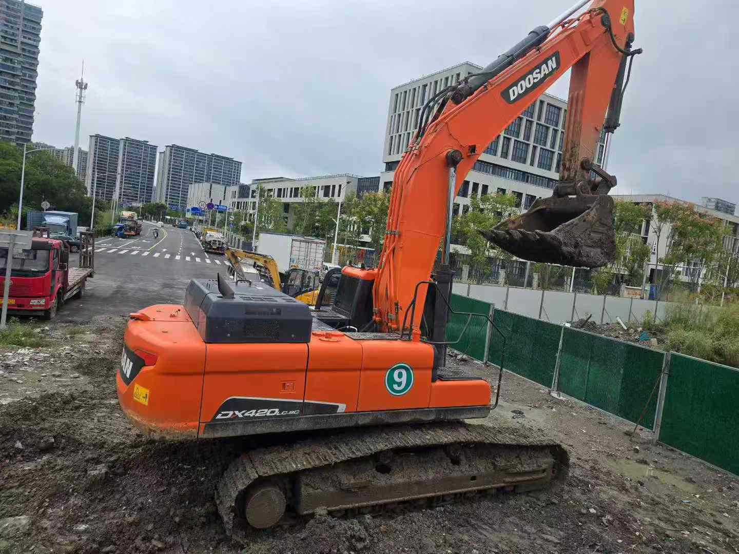 Used Doosan DL420 Excavator 2021 Model / 8