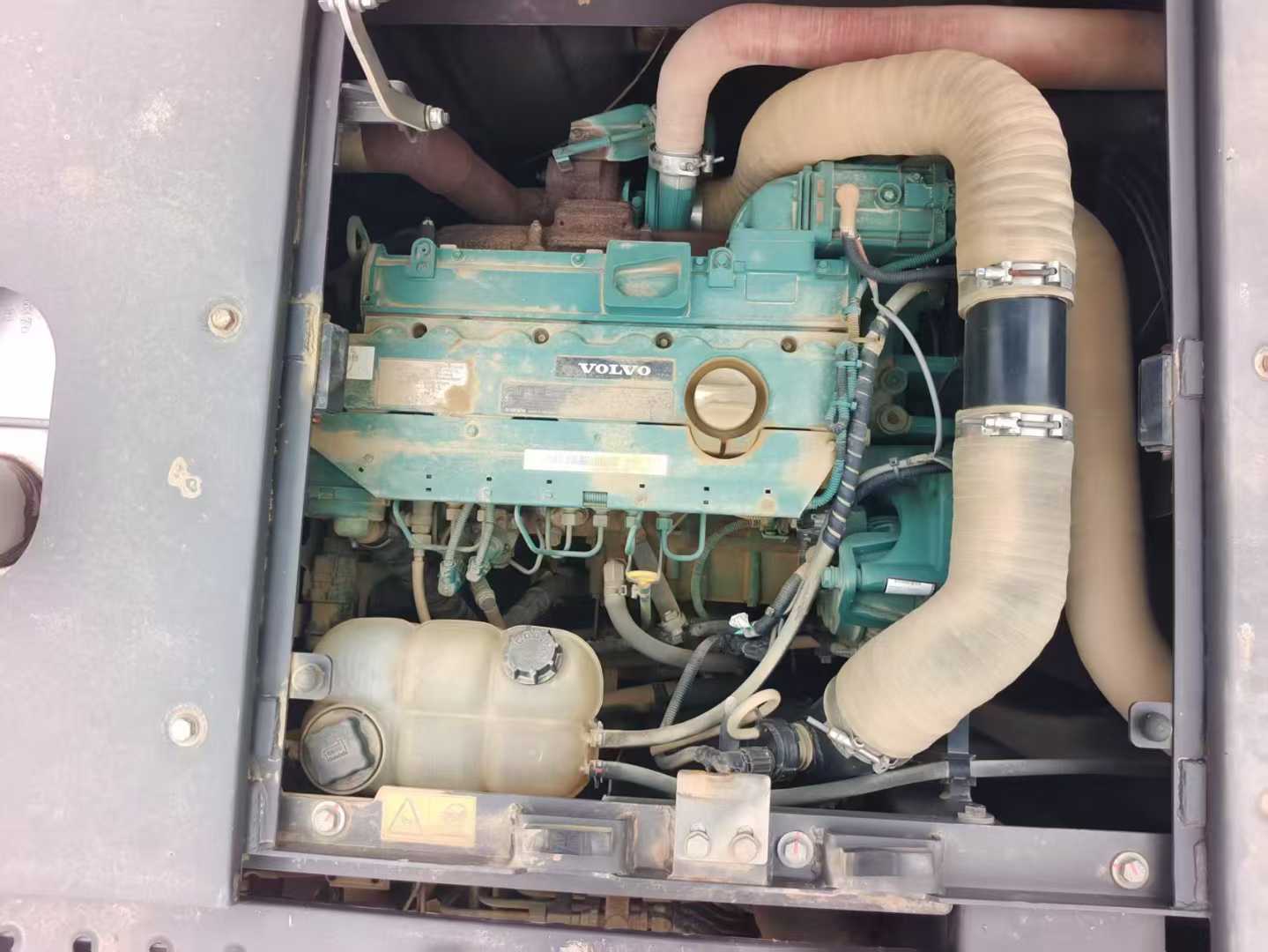 Used Volvo EC200 Excavator 2021 Model / 9