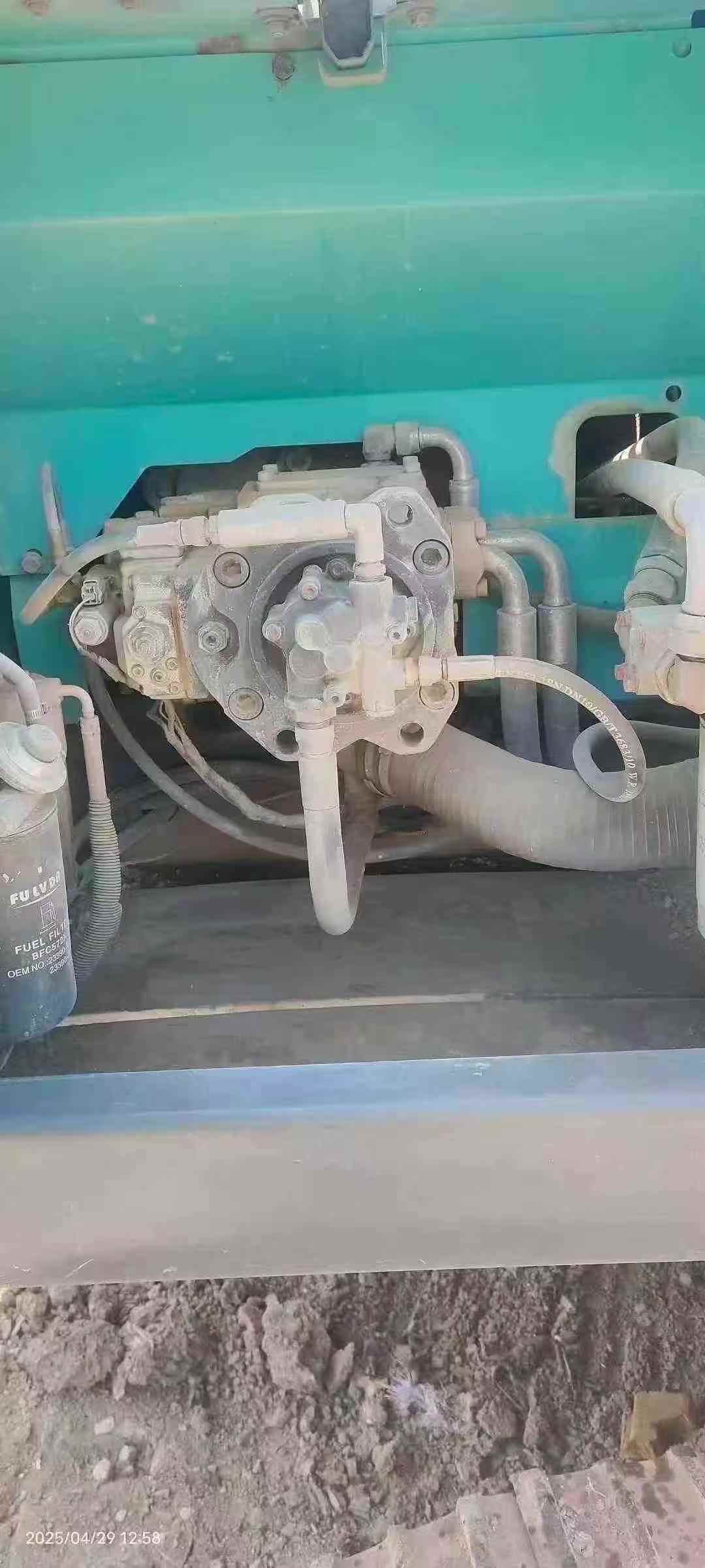 Used Kobelco SK210 Excavator 2013 Model / 2