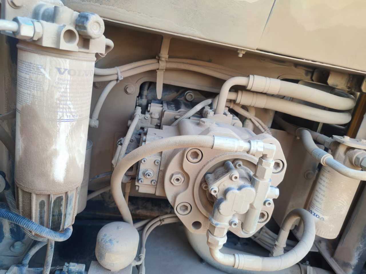 Used Volvo EC200 Excavator 2021 Model / 6