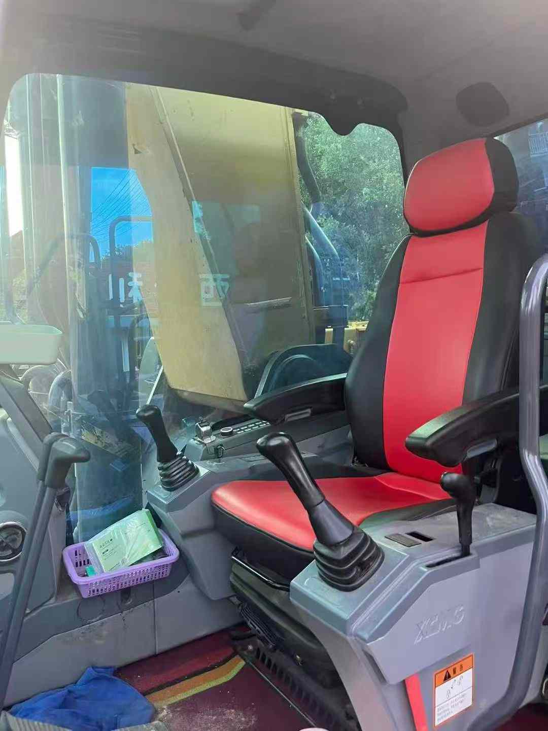 Used XCMG LW200 Excavator 2022 Model / 7