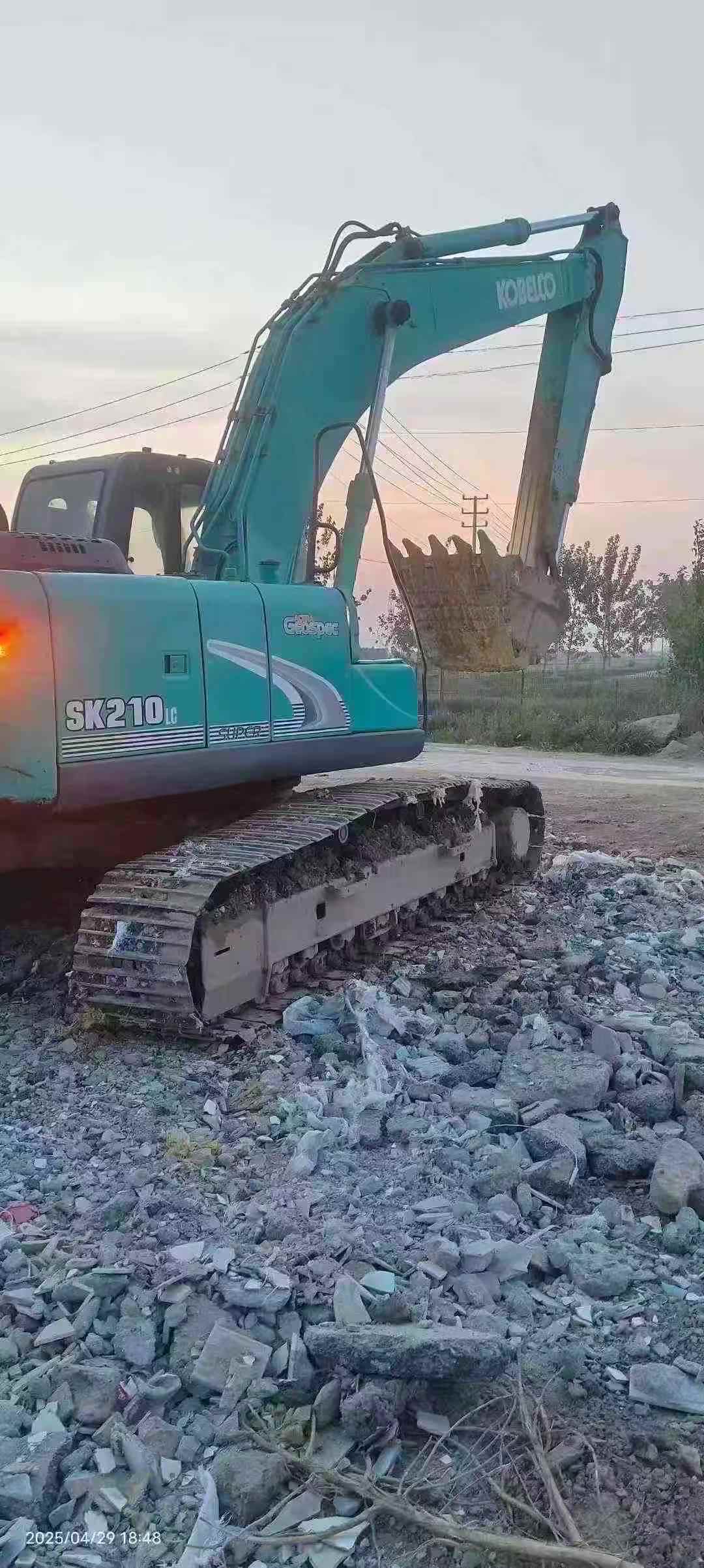 Used Kobelco SK210 Excavator 2013 Model / 5