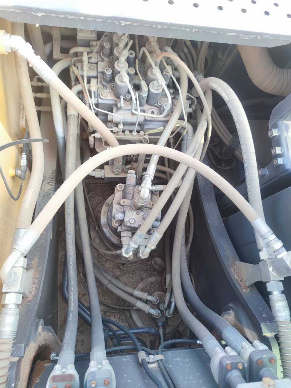 Used Volvo EC200 Excavator 2021 Model / 7