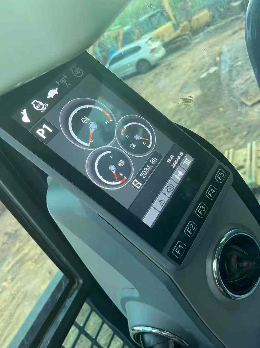 Used XCMG LW200 Excavator 2022 Model / 3