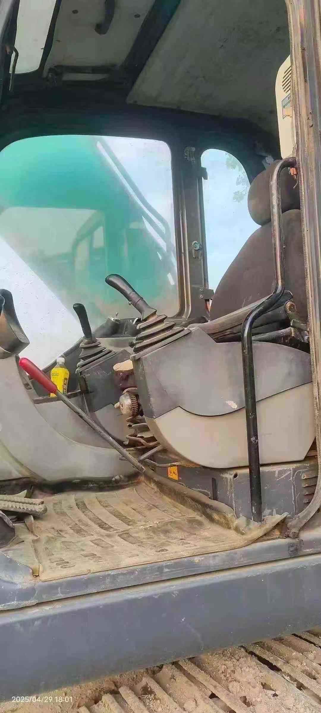 Used Kobelco SK210 Excavator 2013 Model / 9