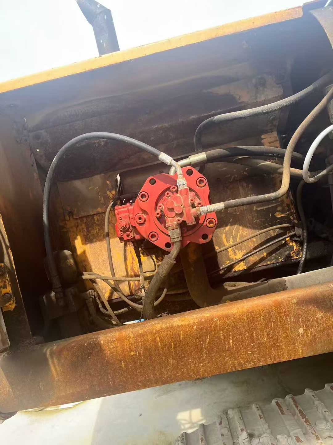 Used Hyundai R335LC-9T Excavator 2016 Model / 5