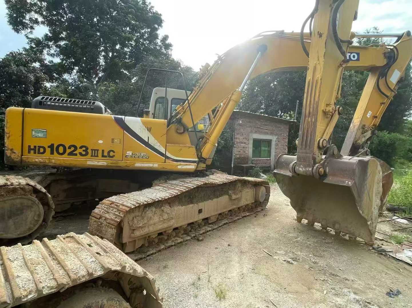 Used Kato HD1023 Excavator 2016 Model