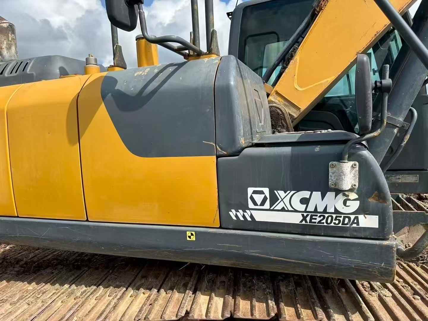 Used XCMG XE205GH Excavator 2021 Model / 5