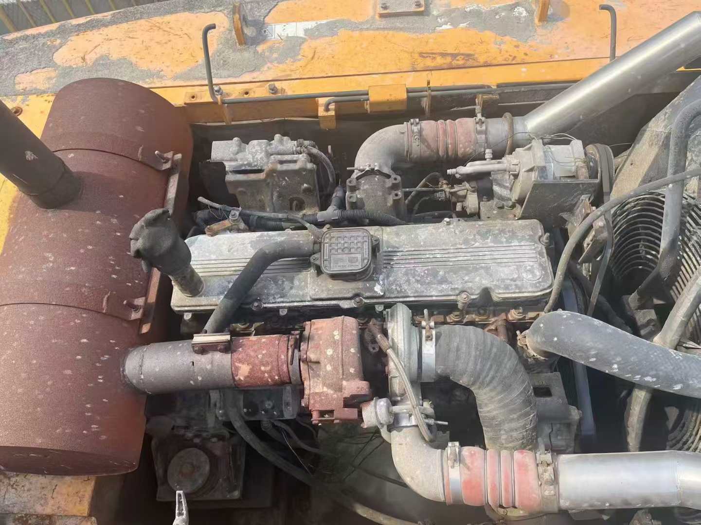 Used Hyundai R335LC-9T Excavator 2016 Model / 3