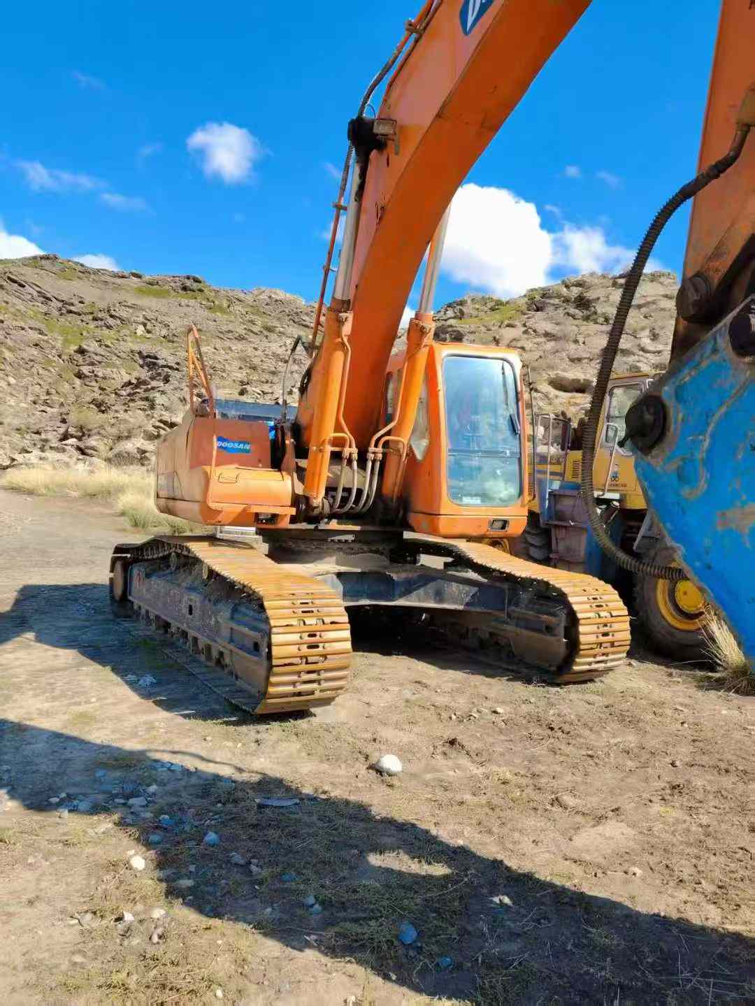 Used Doosan DL420 Excavator 2012 Model / 2