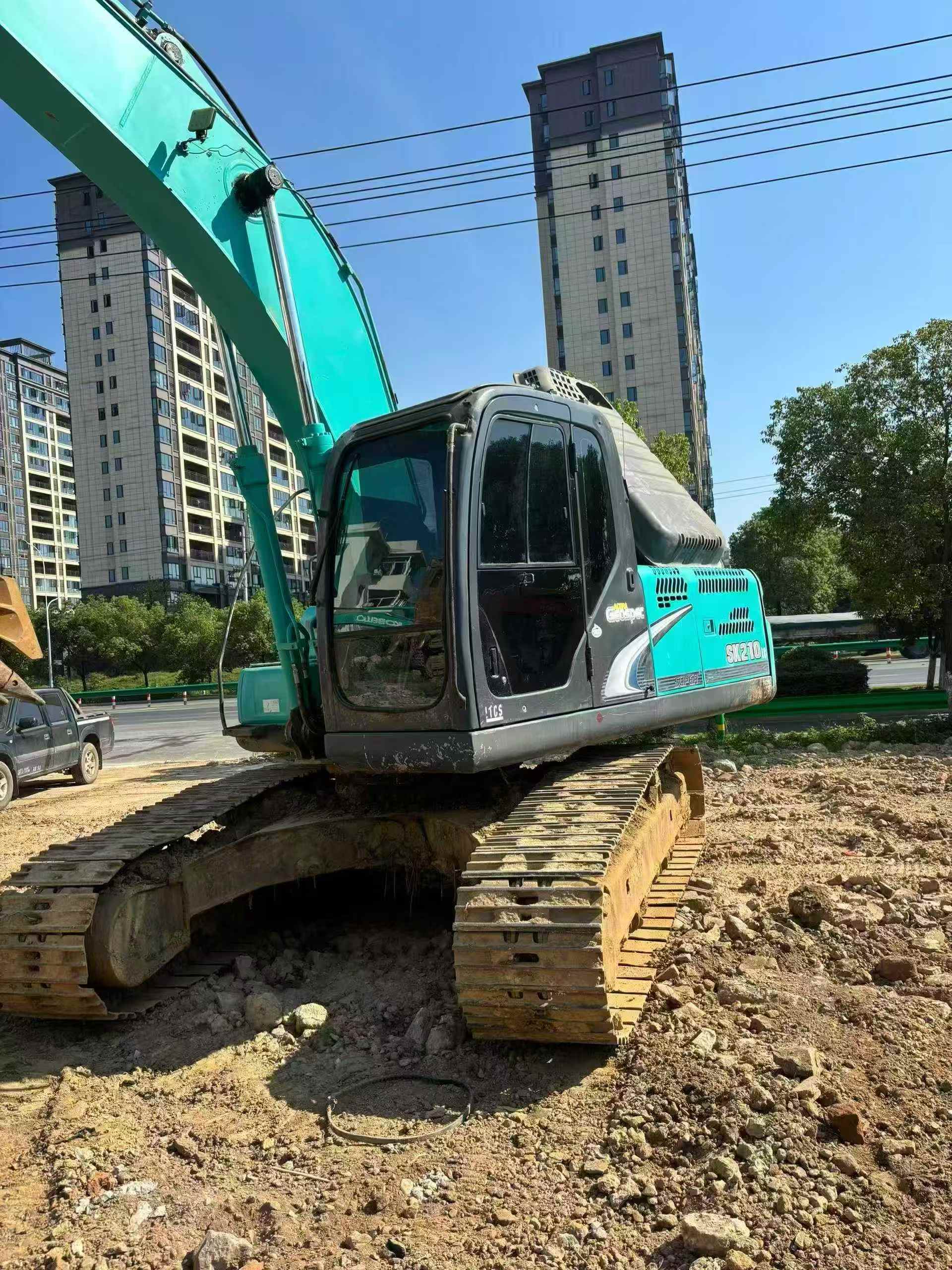 Used Kobelco SK210 Excavator 2011 Model / 3