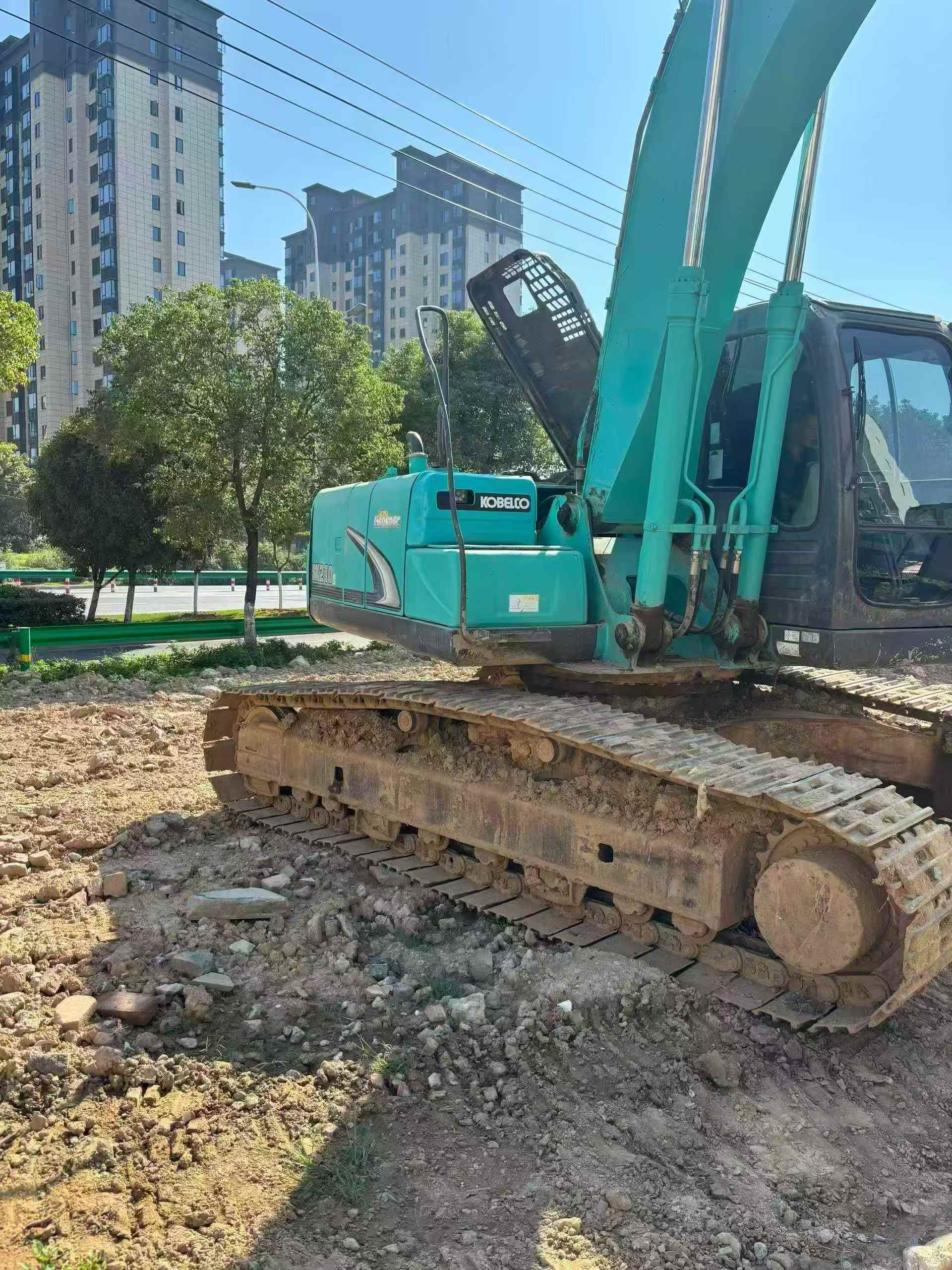 Used Kobelco SK210 Excavator 2011 Model / 4