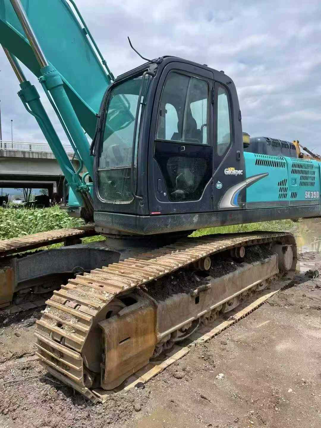Used Kobelco SK350LC8 Excavator 2016 Model / 3
